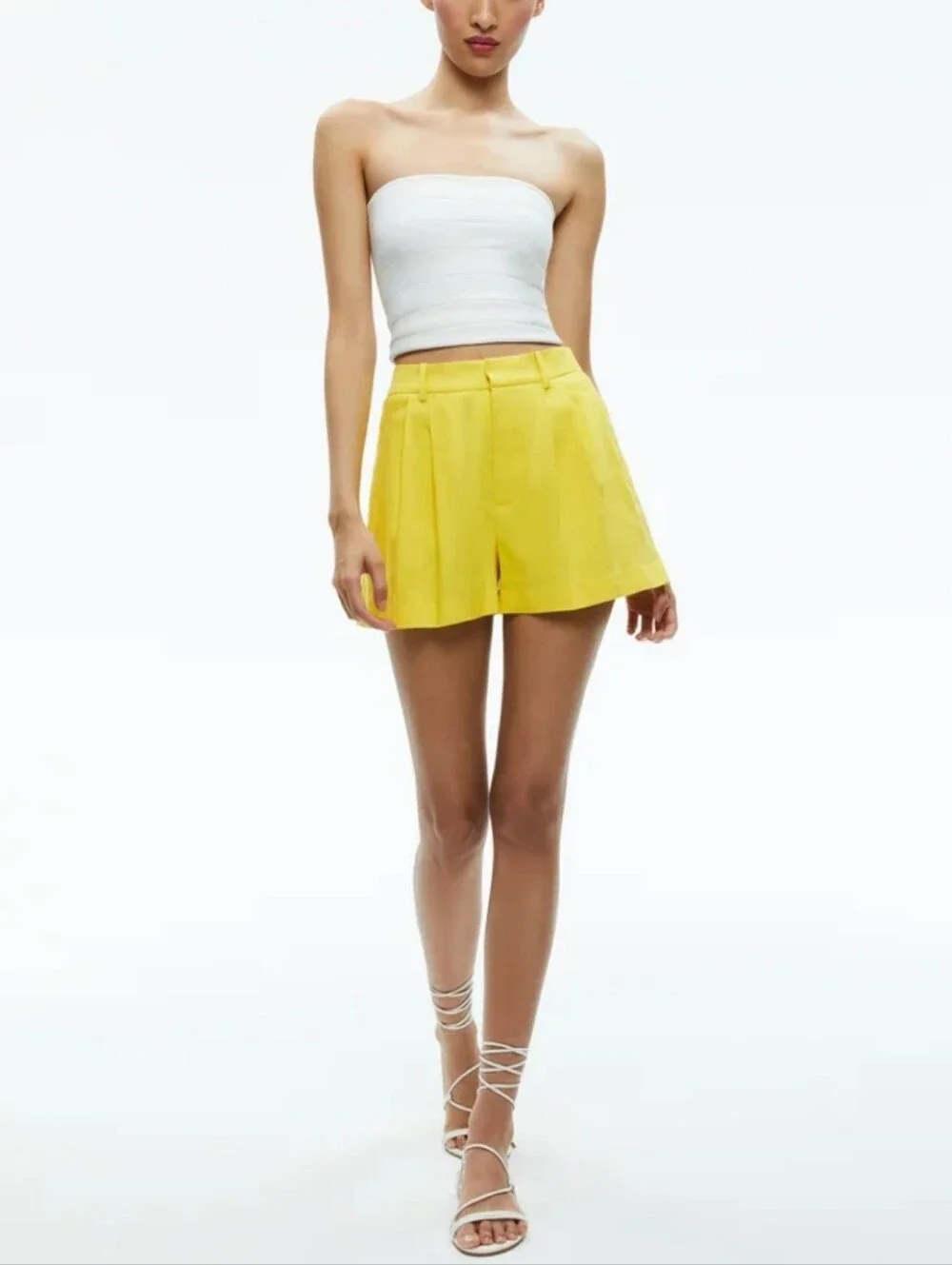 NWT Alice + Olivia Conry Linen Pleated Short Sz 8